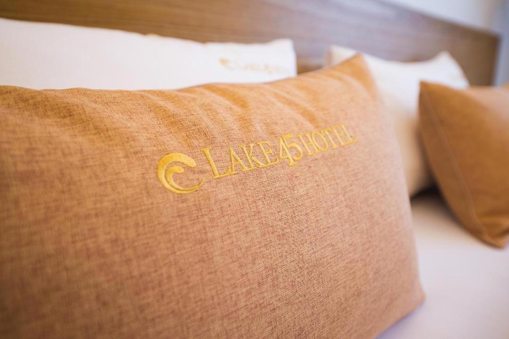 Lake 45 Hotel Naju Bagian luar foto