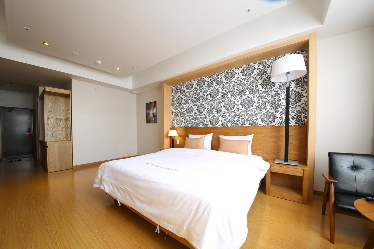 Lake 45 Hotel Naju Bagian luar foto
