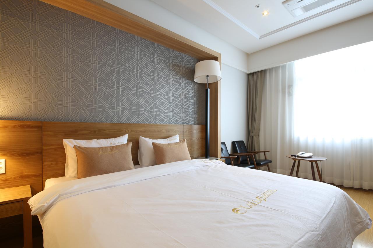 Lake 45 Hotel Naju Bagian luar foto