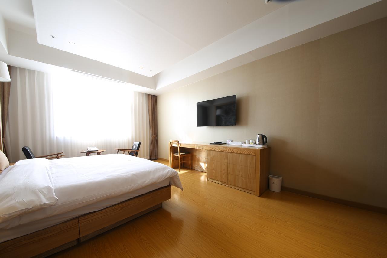 Lake 45 Hotel Naju Bagian luar foto