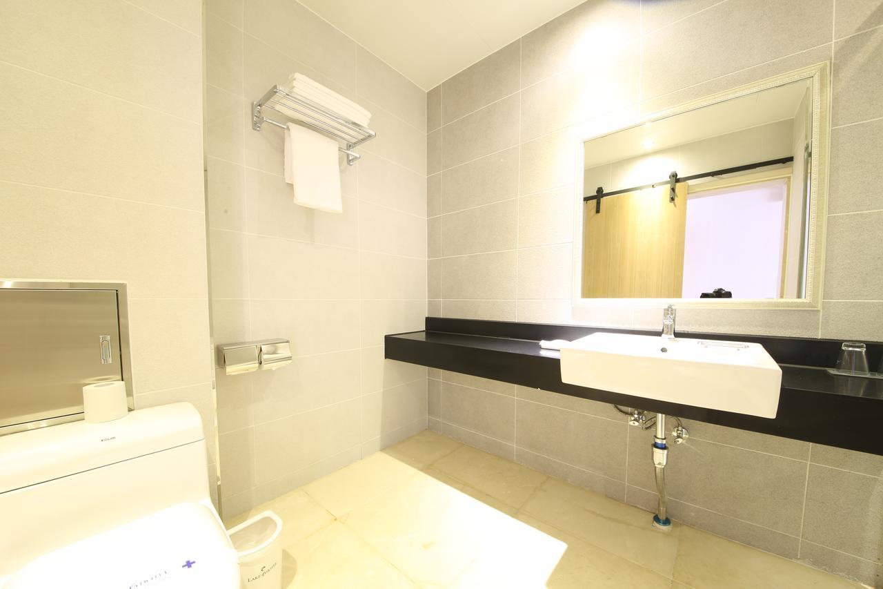Lake 45 Hotel Naju Bagian luar foto