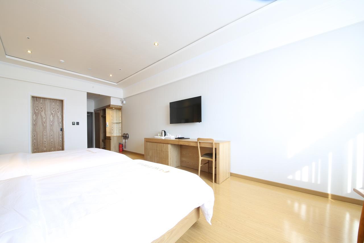 Lake 45 Hotel Naju Bagian luar foto
